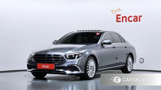 Mercedes-Benz E-Class W213 2023 Серебристо-серый из Кореи