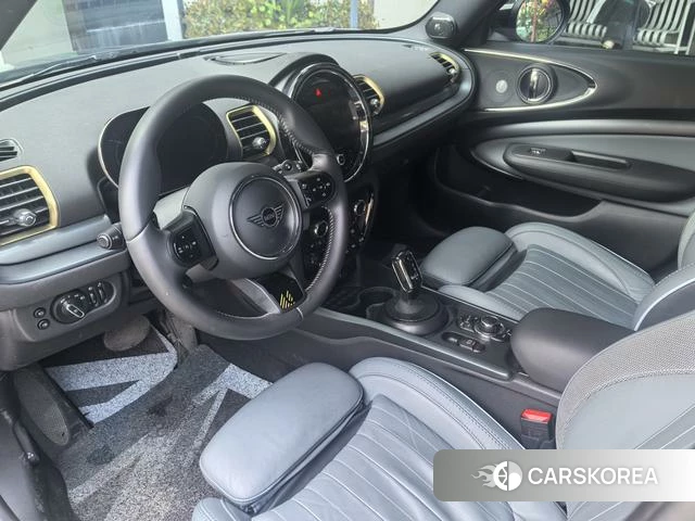 MINI CLUBMAN 2023 Черный из Китая