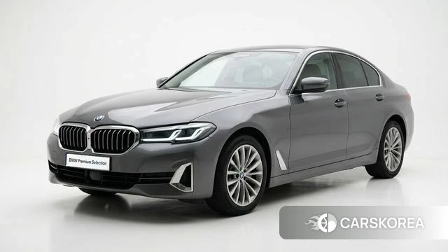 BMW 5 Series (G30) 2023 Цвет галактики из Кореи