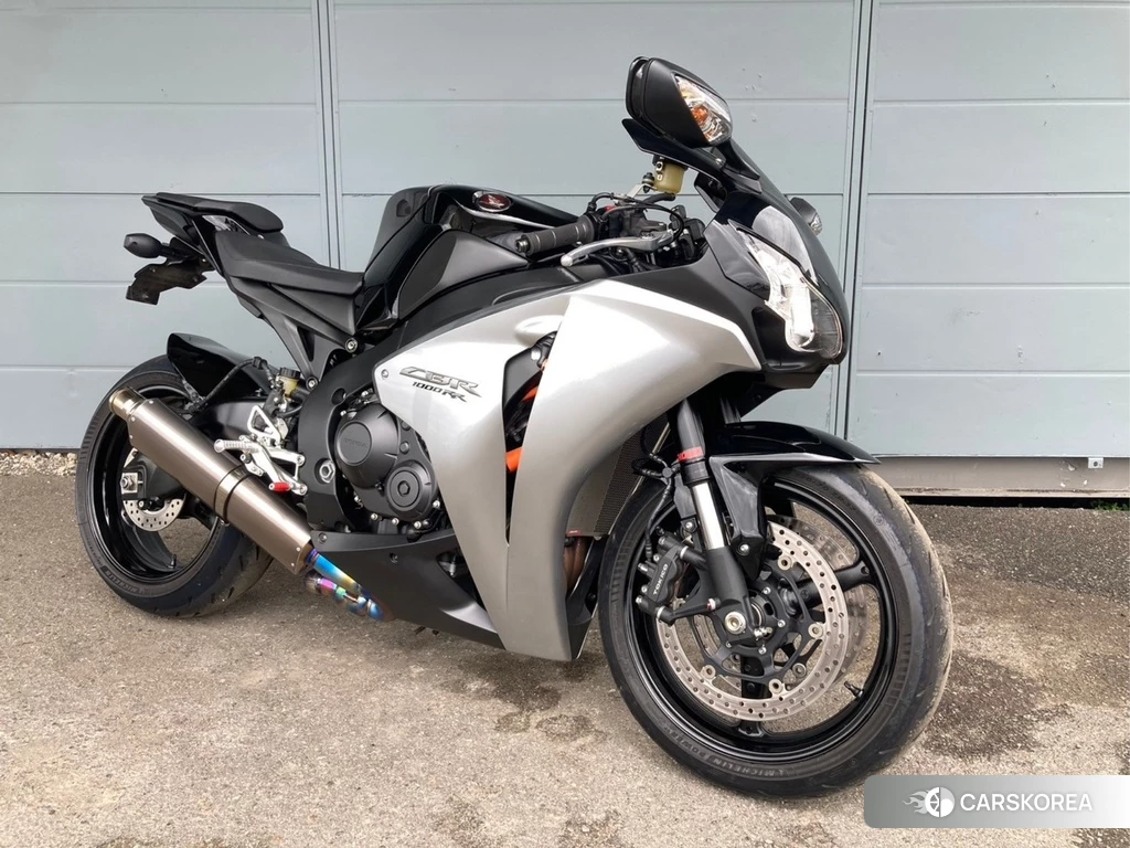 Проданный Honda CBR1000RR 2010 из Японии, фото 2