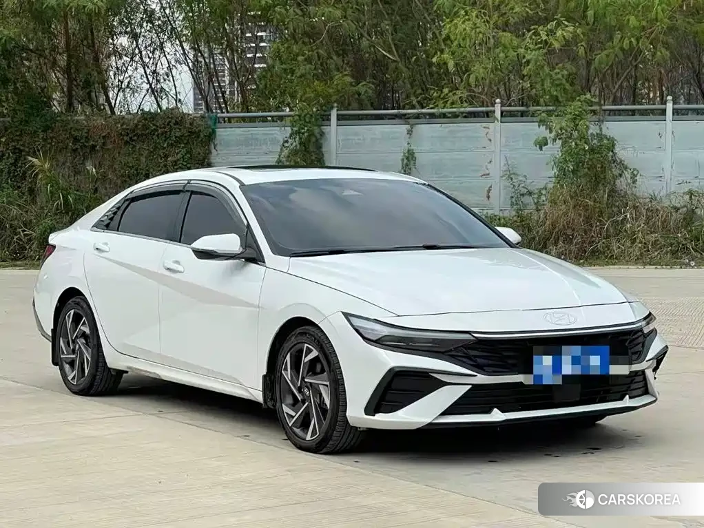 Hyundai Elantra 2024 Белый из Китая