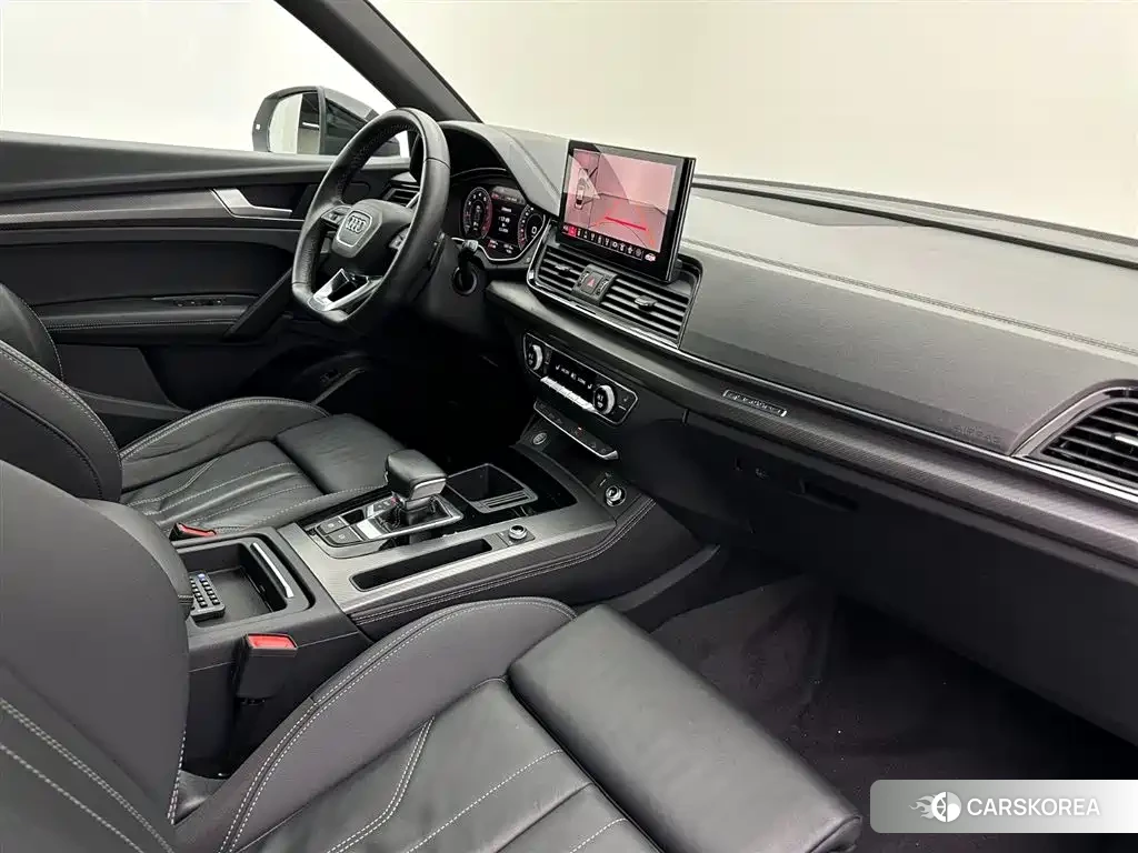 Audi Q5L 2023 Белый из Китая