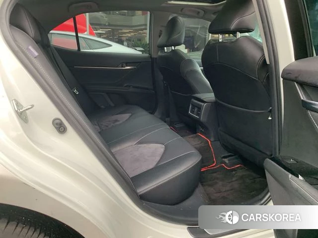 Toyota Camry 2022 Белый из Китая
