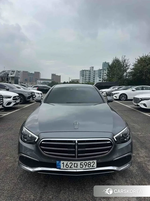 Mercedes-Benz E-Class W213 2022 Серый из Кореи