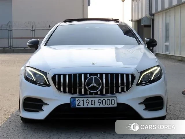 Mercedes-Benz E-Class W213 2019 Белый из Кореи
