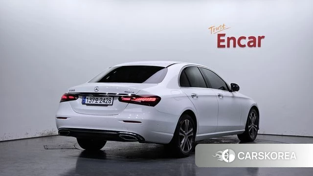 Mercedes-Benz E-Class W213 2021 Белый из Кореи