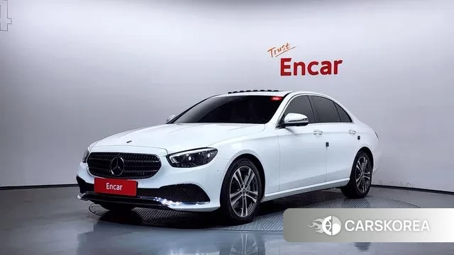 Mercedes-Benz E-Class W213 2021 Белый из Кореи