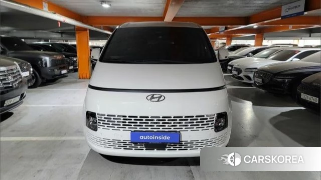 Hyundai Staria 2023 Белый из Кореи