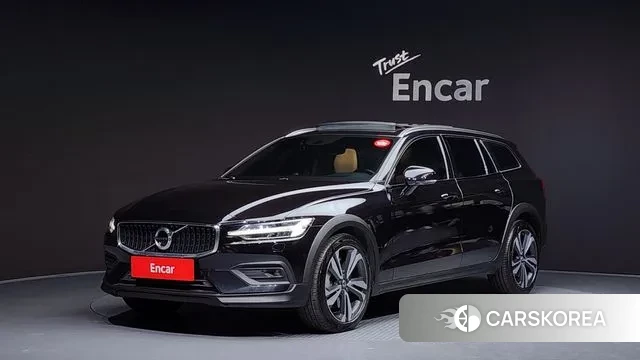Volvo V60 Cross-Country 2nd Generation 2020 Черный из Кореи