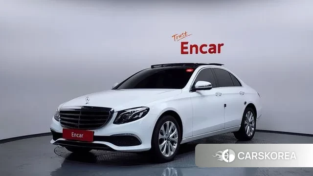Mercedes-Benz E-Class W213 2019 Белый из Кореи