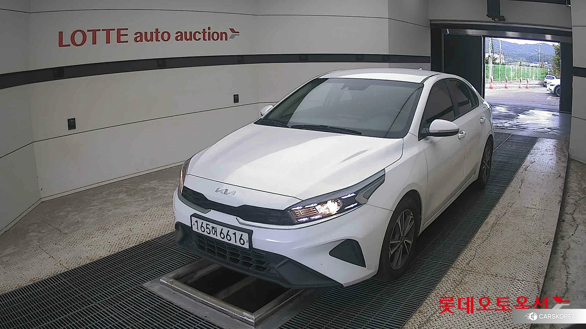 Kia K3 2022 Snow White Pearl из Кореи
