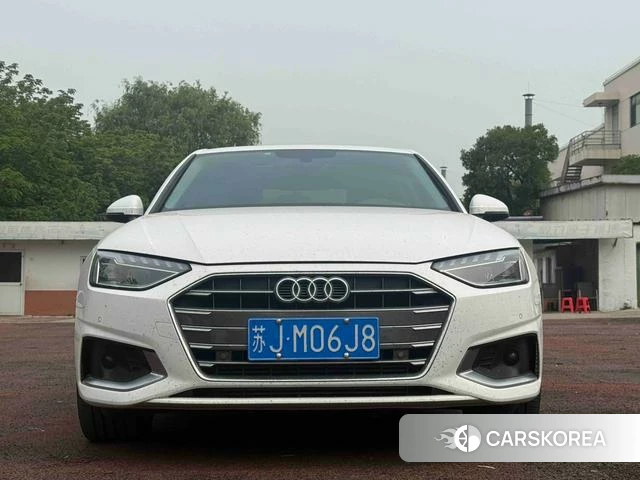 Audi A4L 2022 Белый из Китая