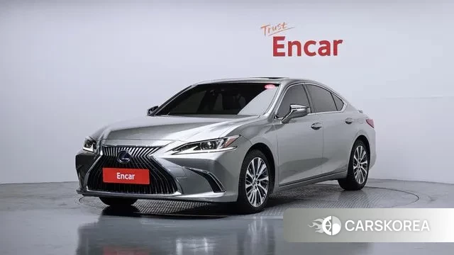 Lexus ES300h 7th generation 2018 Серебристо-серый из Кореи