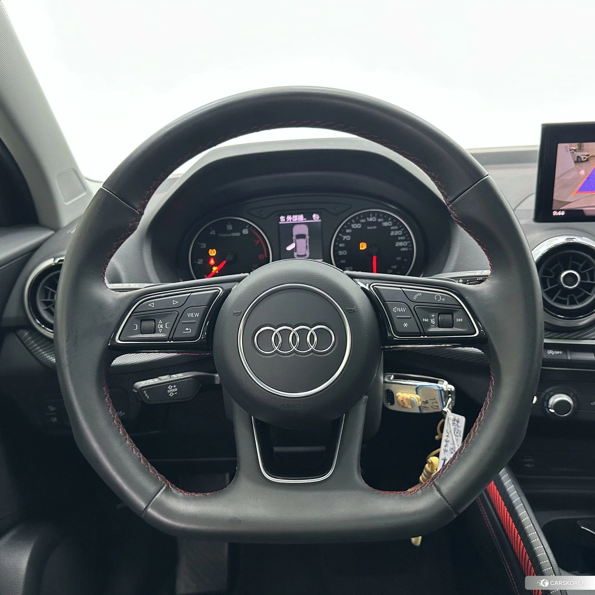 Audi Q2L 2021 Белый из Китая