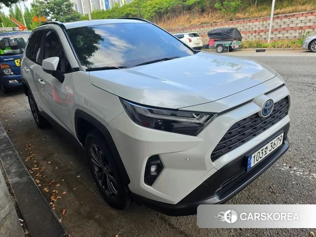 Toyota RAV4 5th Generation 2023 Белый из Кореи