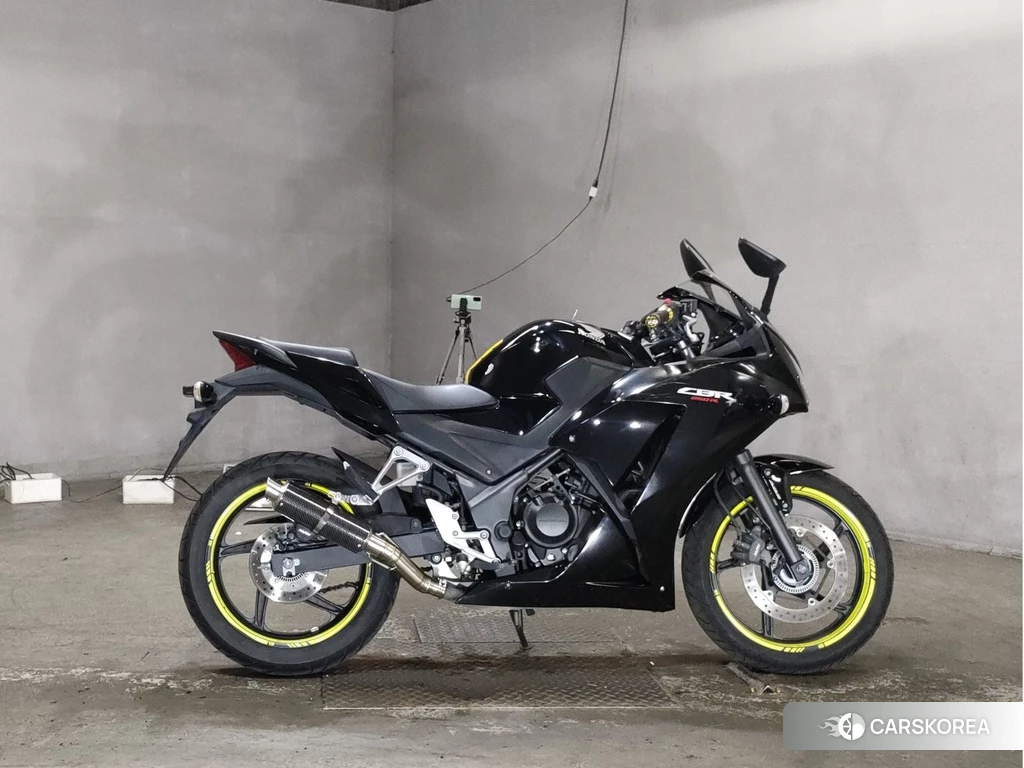 Проданный Honda CBR250R 2015 из Японии