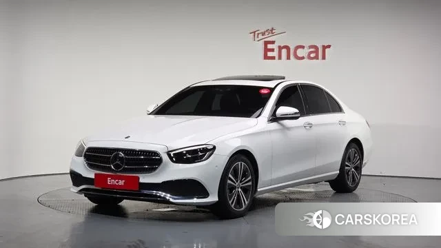 Mercedes-Benz E-Class W213 2021 Белый из Кореи