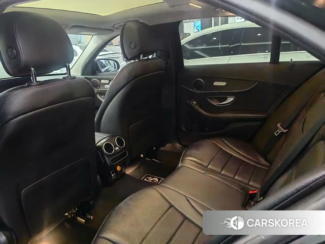 Mercedes-Benz Class C 2021 Зеленый из Китая