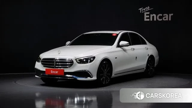 Mercedes-Benz E-Class W213 2021 Белый из Кореи