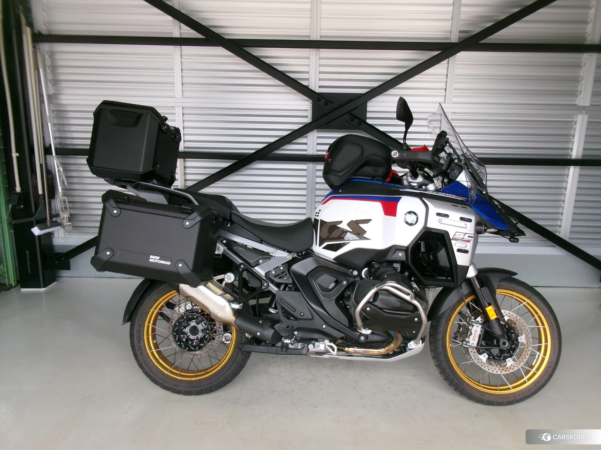 Проданный BMW R1300GS ADVENTURE 2025 из Японии