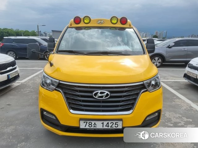 Hyundai The New Grand Starex 2018 Желтый из Кореи