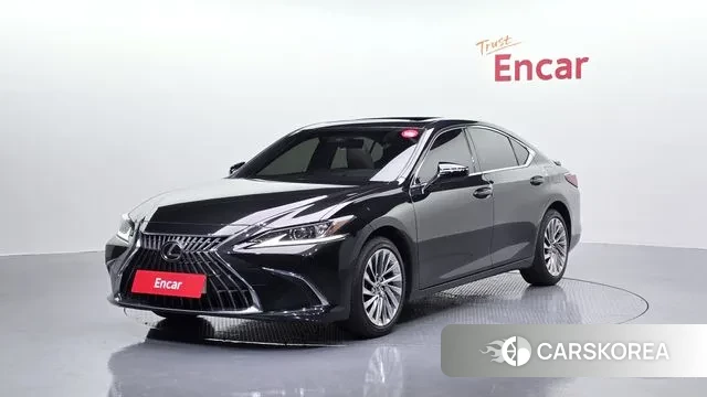 Lexus ES300h 7th generation 2023 Черный из Кореи