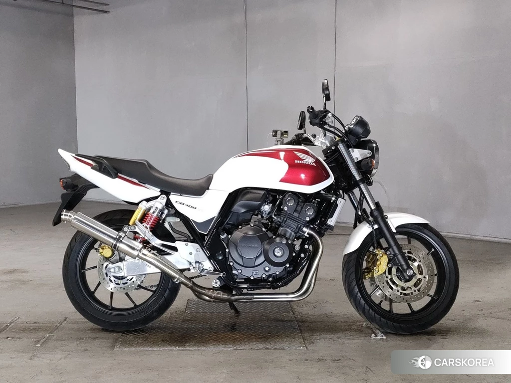 Проданный Honda CB400SF 2017 из Японии
