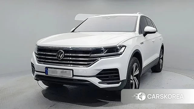 Volkswagen Touareg 3rd generation 2020 Белый из Кореи