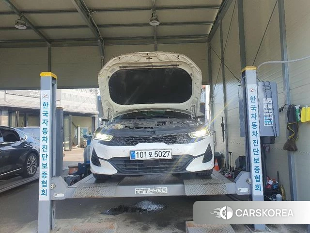 Kia K5 3rd generation 2021 Белый из Кореи