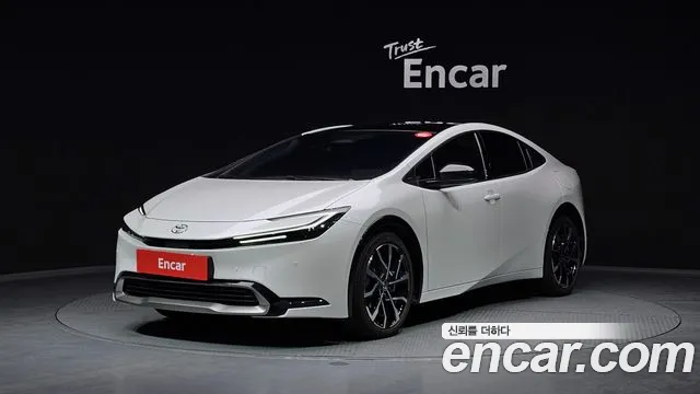 Toyota Prius 5th Generation 2024 Белый из Кореи