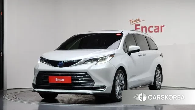 Toyota Sienna 4th Generation 2022 Белый из Кореи