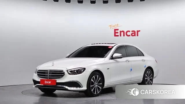Mercedes-Benz E-Class W213 2021 Белый из Кореи