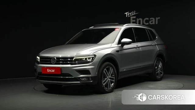Volkswagen Tiguan Allspace 2020 Серебряный из Кореи