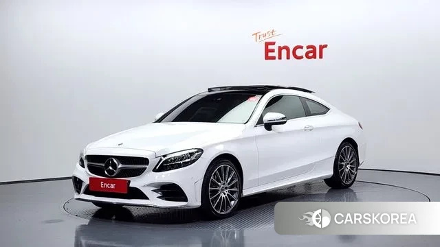 Mercedes-Benz C-Class W205 2019 Белый из Кореи