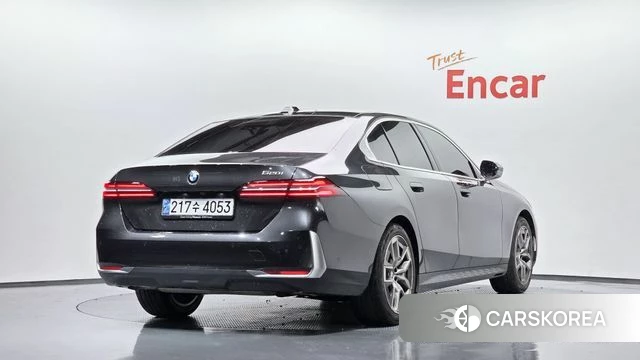 BMW 5 Series (G60) 2023 Серый из Кореи