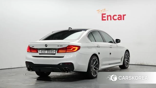 BMW 5 Series (G30) 2018 Белый из Кореи