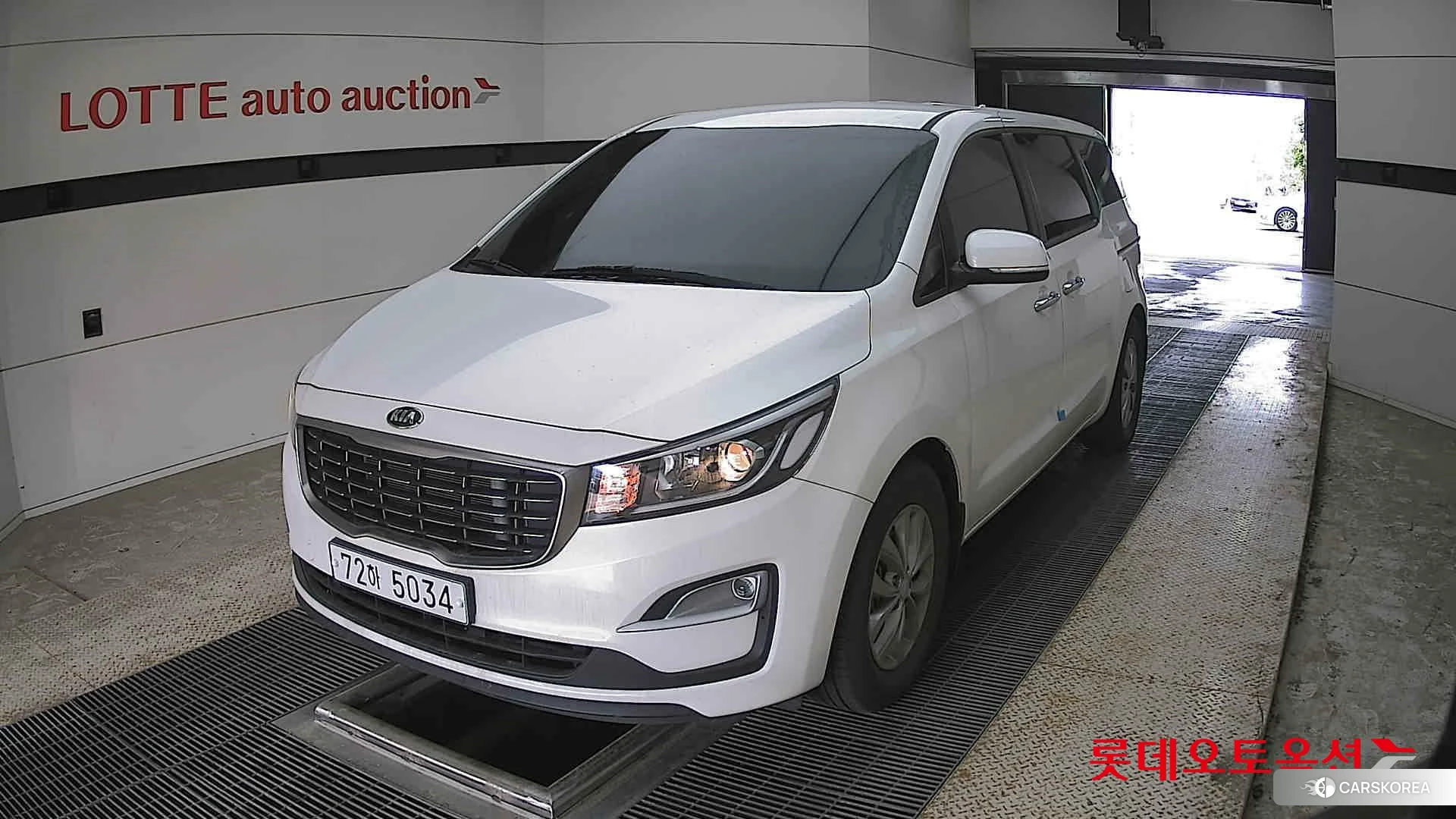 Kia Carnival 2020 Snow White Pearl (optional) из Кореи