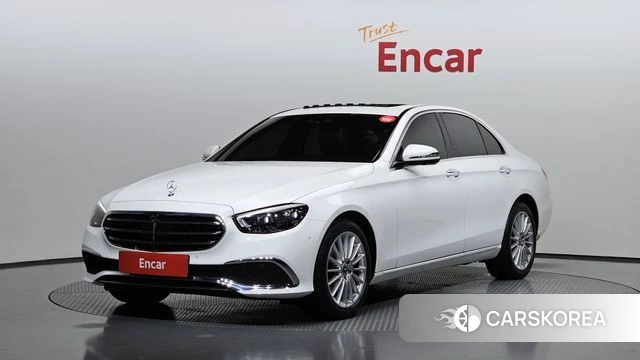 Mercedes-Benz E-Class W213 2023 Белый из Кореи