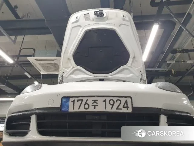 Porsche Panamera (971) 2019 Белый из Кореи