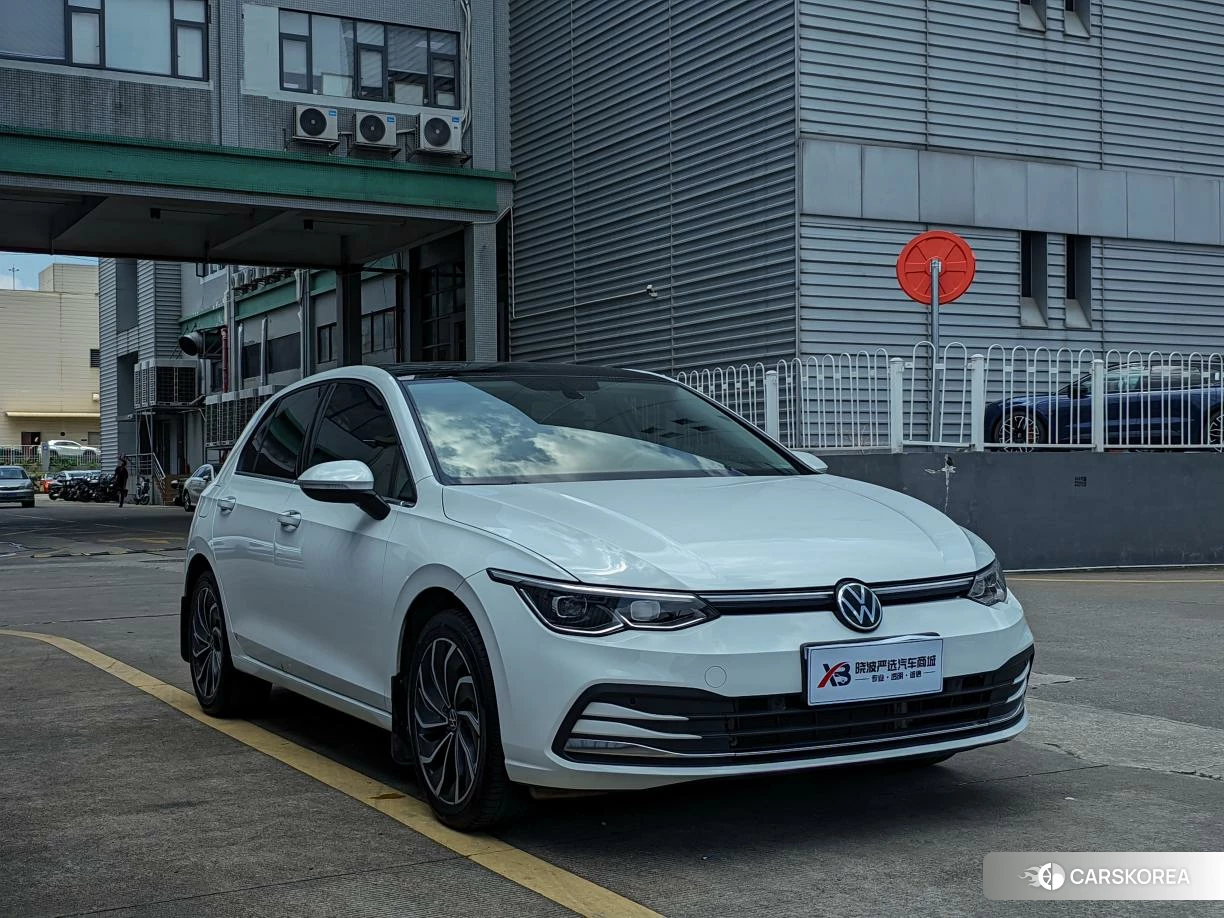 Volkswagen Golf 2023 Белый из Китая