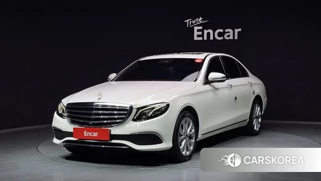 Mercedes-Benz E-Class W213 2018 Белый из Кореи