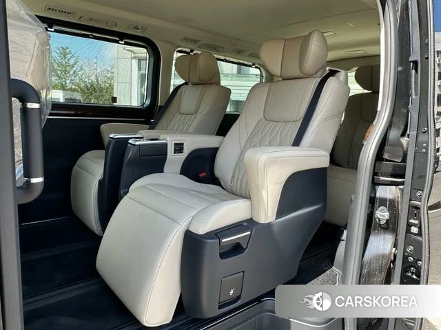 Toyota Granvia (overseas) 2023 Черный из Китая