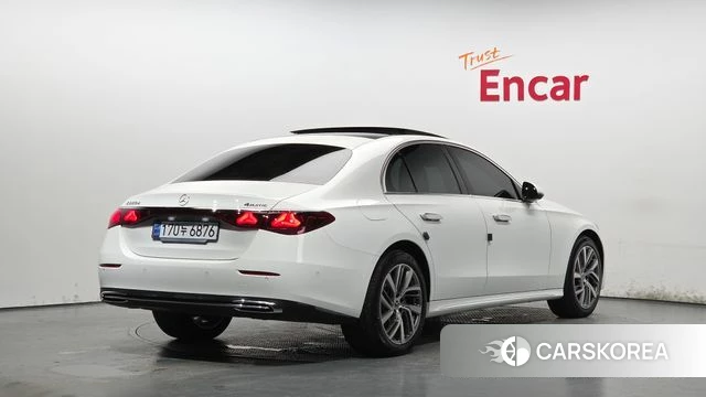 Mercedes-Benz E-Class W214 2024 Белый из Кореи