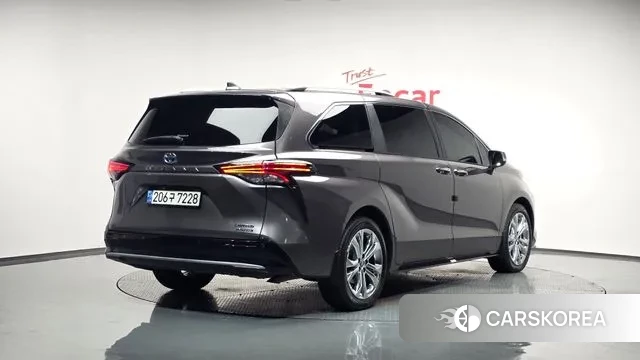 Toyota Sienna 4th Generation 2022 Серый из Кореи