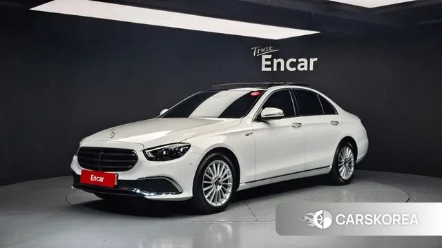 Mercedes-Benz E-Class W213 2021 Белый из Кореи
