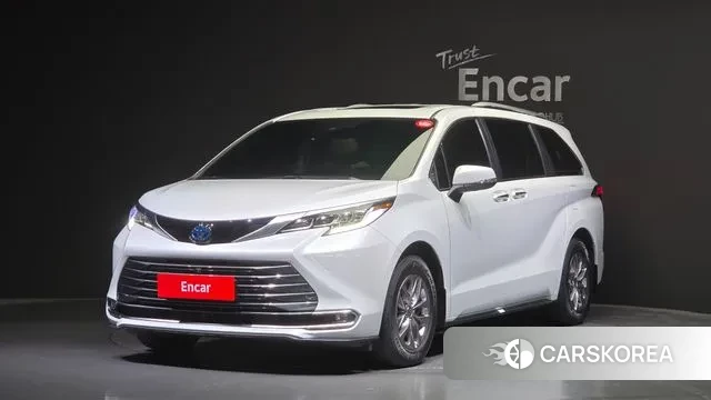 Toyota Sienna 4th Generation 2023 Белый из Кореи