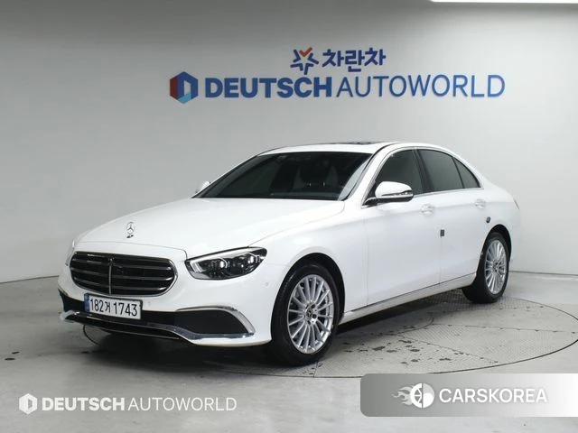 Mercedes-Benz E-Class W213 2020 Белый из Кореи
