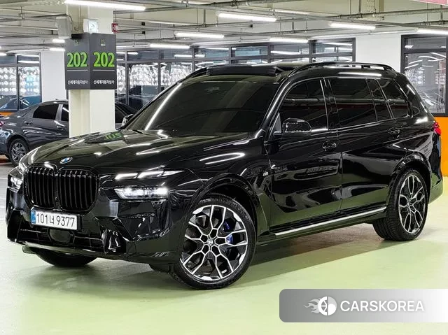 BMW X7 (G07) 2025 Черный из Кореи