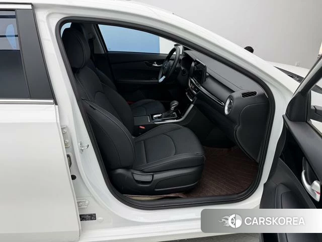 Kia K3 2022 Белый из Китая