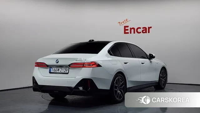 BMW 5 Series (G60) 2024 Белый из Кореи